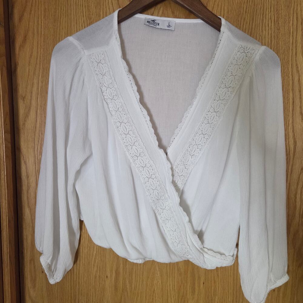 Hollister White 3/4 Sleeve Faux Wrap Top Lace Detail Size Large